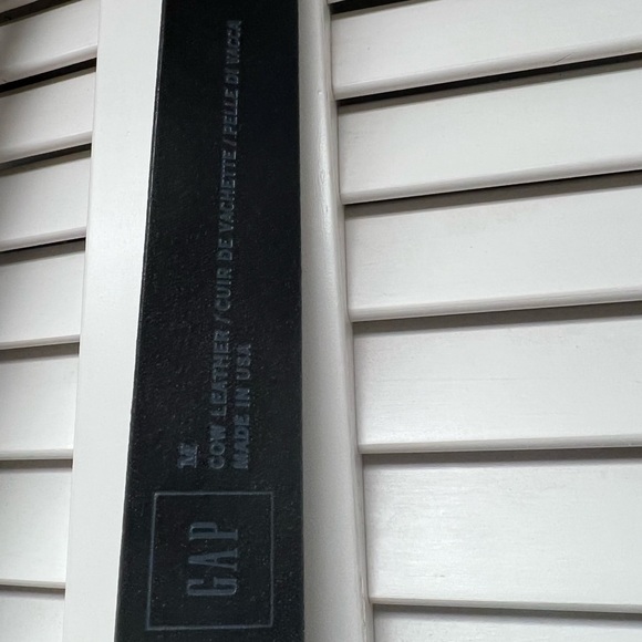 2 GAP Leather Belts Black and Brown Length 40 1/2 inches - Picture 7 of 7